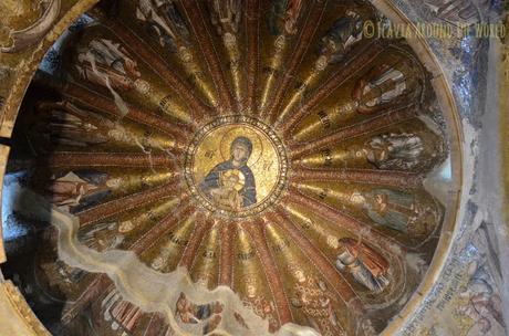 Mosaicos del techo de la iglesia de San Salvador de Cora