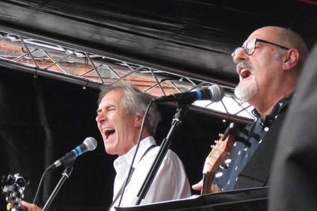 DIK CADBURY Y PETE HICKS PUBLICAN UN ÁLBUM