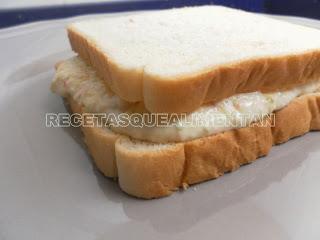 SANDWICH DE CANGREJO