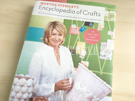 Biblioteca Craft: Martha Stewart's Encyclopedia of Crafts.