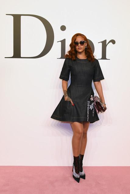 Rihanna luce DIOR DENIM en Tokyo