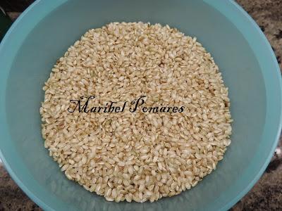 Arroz integral y lentejas con salmón ahumado.