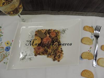 Arroz integral y lentejas con salmón ahumado.