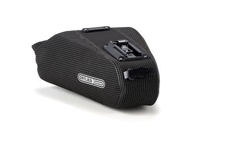 Bolso para sillín Ortlieb Hi-Vis, un pequeño sistema de transportación de considerable capacidad y con cualidades reflectantes