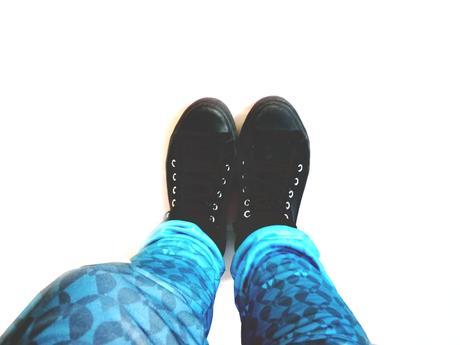 » Droplet Cyan | Van Hoston