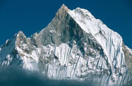 MONTAÑA DEL DÍA: Machapuchare o Machhaphuchhare (6993 m),...