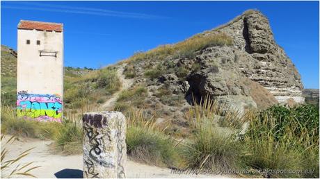 la antigua caseta del telégrafo, por los restos, lugar de reunión