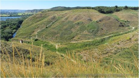 queda abajo la caseta del telégrafo, seguimos