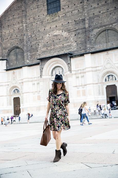 FLOWERS IN BOLOGNA