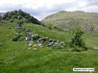 Pico Entrecolladas-Corral de los Diablos