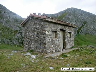 Pico Entrecolladas-Corral de los Diablos