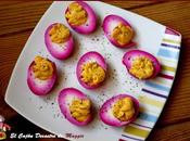 Huevos rosas rellenos