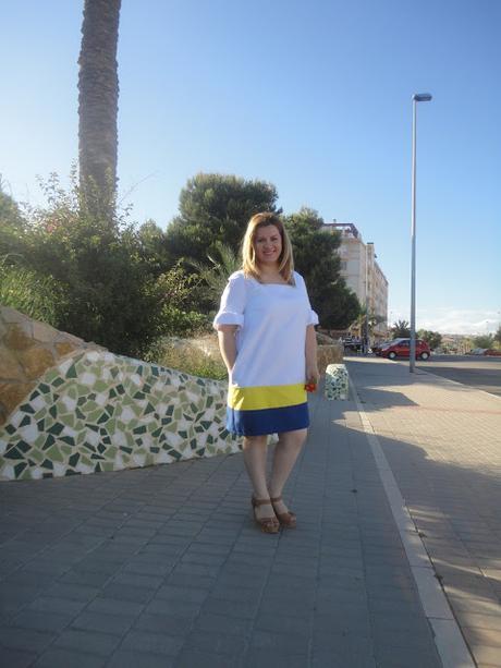 Vestido con volantes en las mangas Vestido con volantes en las mangas