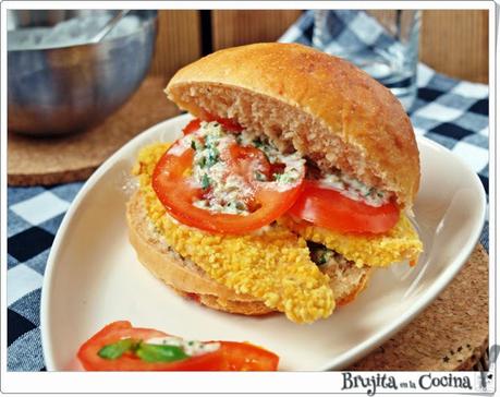 Bocata de pollo con salsa tártara