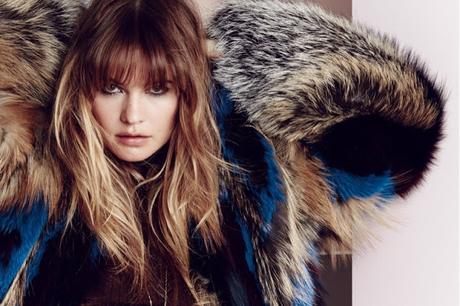 Behati Prinsloo se viste de los setenta para la editorial de Vogue China