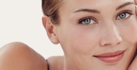 Cómo prevenir las manchas en la cara: causas y cuidados manchas en la cara