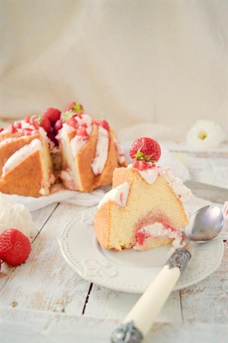 Eton mess bundt cake Eton mess bundt cake
