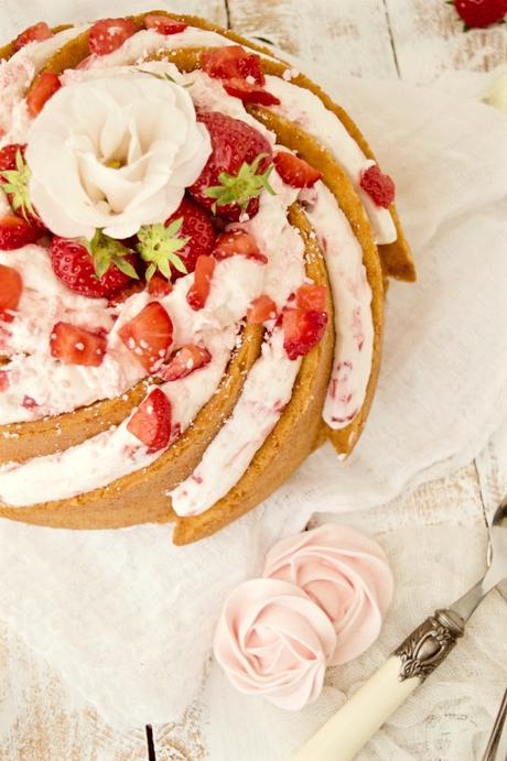 Eton mess bundt cake Eton mess bundt cake