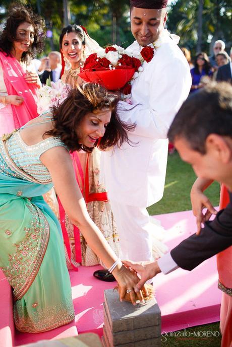 UNA BODA HINDU EN TAILANDIA LLENA DE COLOR