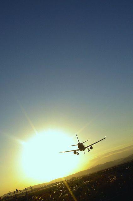 airplane landing by Kossy@FINEDAYS, via Flickr