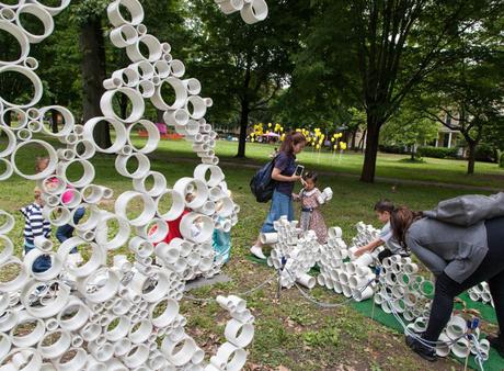 Figment NYC construcción participativa con tubos