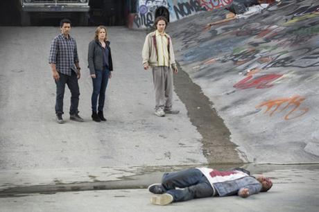 Nueva promo de #FearTheWalkingDead. En agosto por AMC. @AMCtv_LA @FearUsTWD