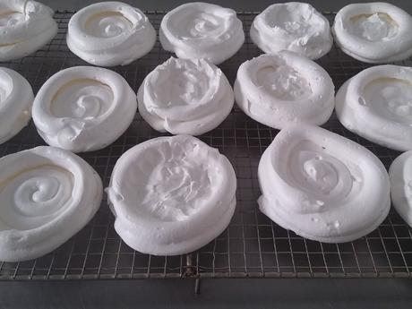 PAULOVAS CON NATA Y FRESAS