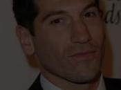 Bernthal comprando cómics Punisher