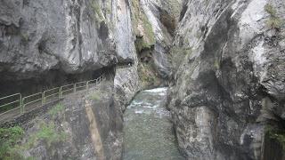 UN PASEO POR EL DESFILADERO DEL CARESMoisés Cayetano Rosa...