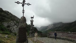UN PASEO POR EL DESFILADERO DEL CARESMoisés Cayetano Rosa...