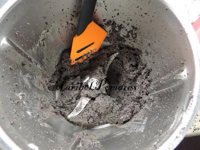 Tarta chocolate blanco y galletas oreo.