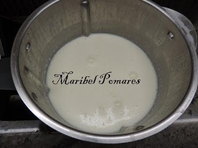 Tarta chocolate blanco y galletas oreo.