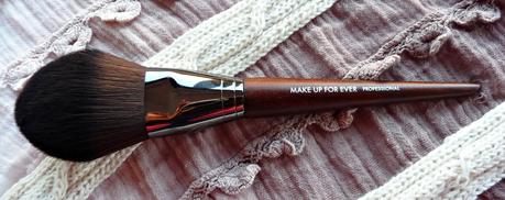 Brocha de polvos 128 de Make Up For Ever