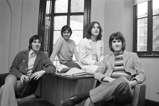Ray Davies cumple 71 años.