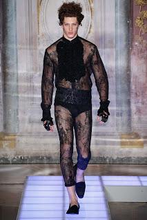 Moschino presenta su colección de hombre.