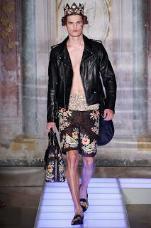 Moschino presenta su colección de hombre.