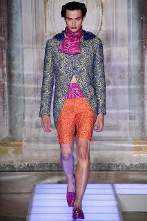 Moschino presenta su colección de hombre.