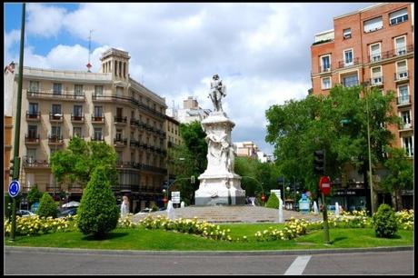 ¿Por qué la Plaza del Rey recibe este nombre?