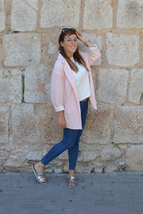 Look of the day: Pink blazer