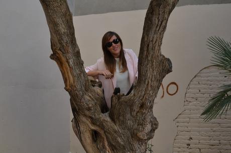 Look of the day: Pink blazer