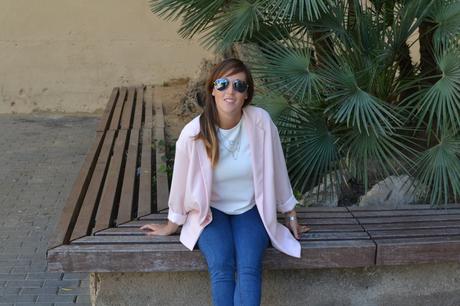 Look of the day: Pink blazer