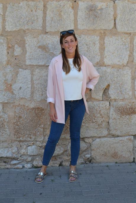 Look of the day: Pink blazer