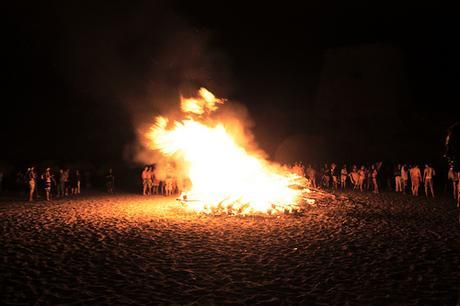 Vive con encanto la Noche de San Juan, por @GoEuro GoEuro: San Juan - Hoguera