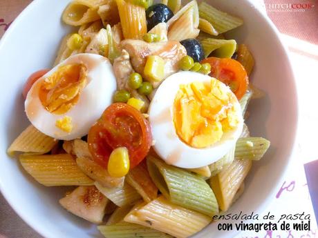 ENSALADA DE PASTA CON POLLO Y VINAGRETA DE MIEL
