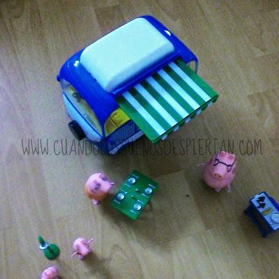 LA FAMILIA DE PEPPA PIG SE VA DE VACACIONES