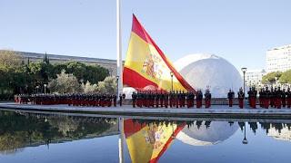 Bajo una gran bandera española