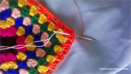 Punto para coser apliques de crochet. DIY un granny square para darle nueva vida y color a un bolso  (How to use apliques DIY for a colorfull totebag)
