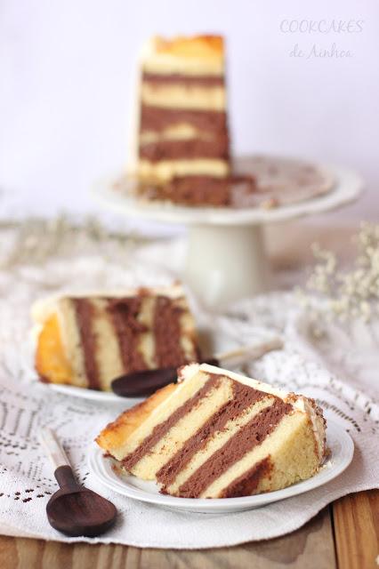 LAYER CAKE DE VAINILLA, TRUFA, SARA Y YEMA TOSTADA