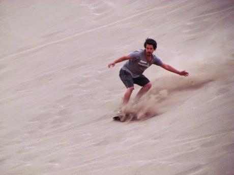 Sandboard en el Valle de la Muerte. Desierto de Atacama. Chile