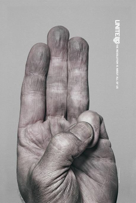 Saludos de los 3 dedos #LosJuegosDelHambre: SinsajoElFinal. Se parte de la revolución y comparte tu saludo